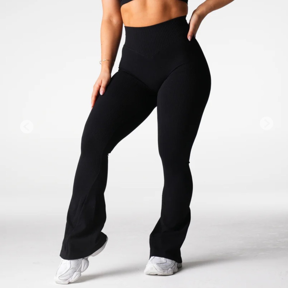 NVGTN Harmony Ribbed Seamless Flare Leggings